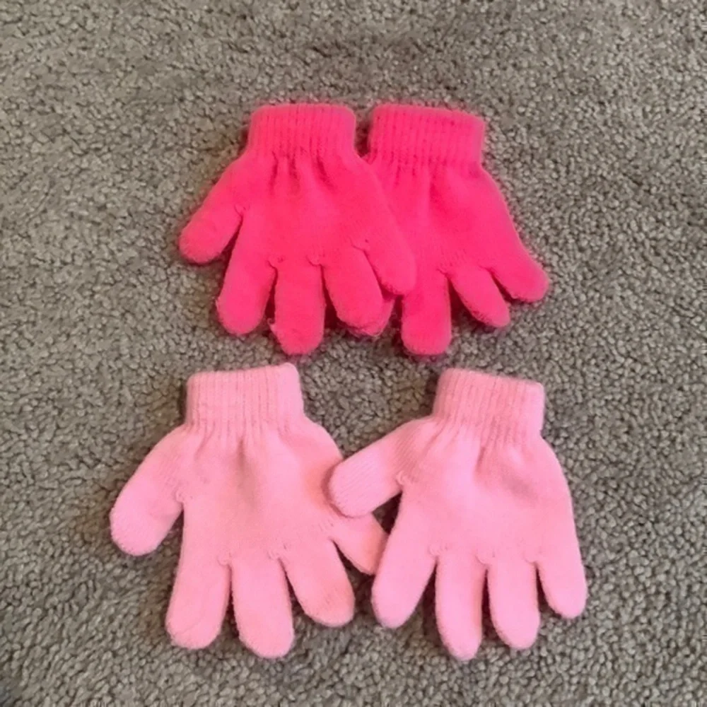 Pink mittens for toddler